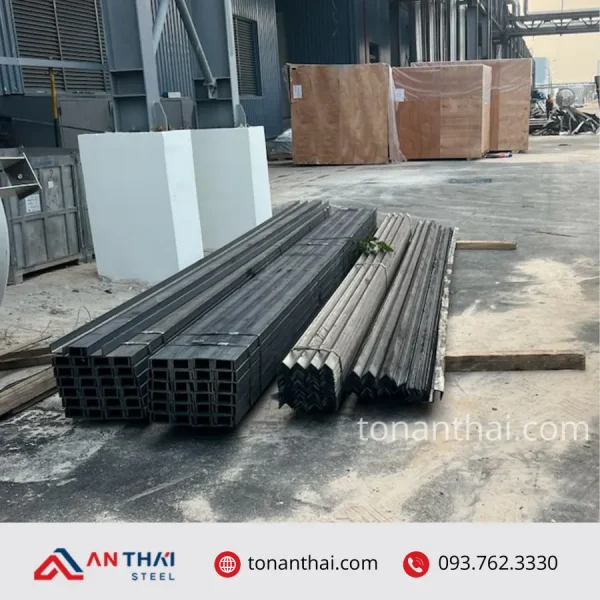 Thép hình U80x45x6x6m hình 1