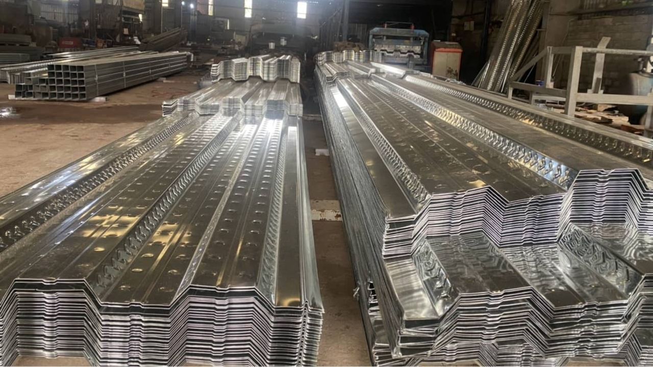 giá tôn sàn deck