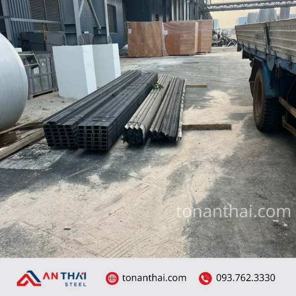 Thép hình U100x50x5x6m hình 1