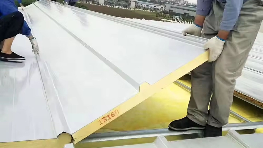 Tôn Panel 2 lớp làm mái nhà xưởng