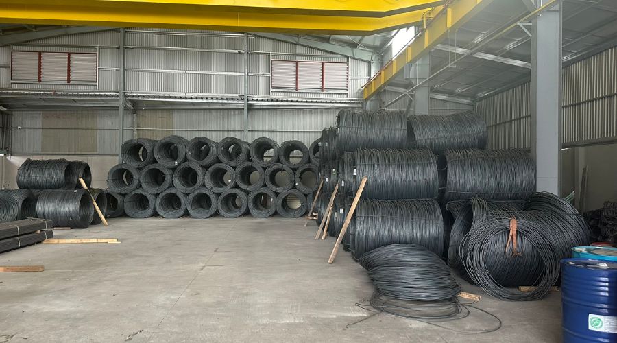 Thép cuộn trơn có bền mặt trơn nhẵn