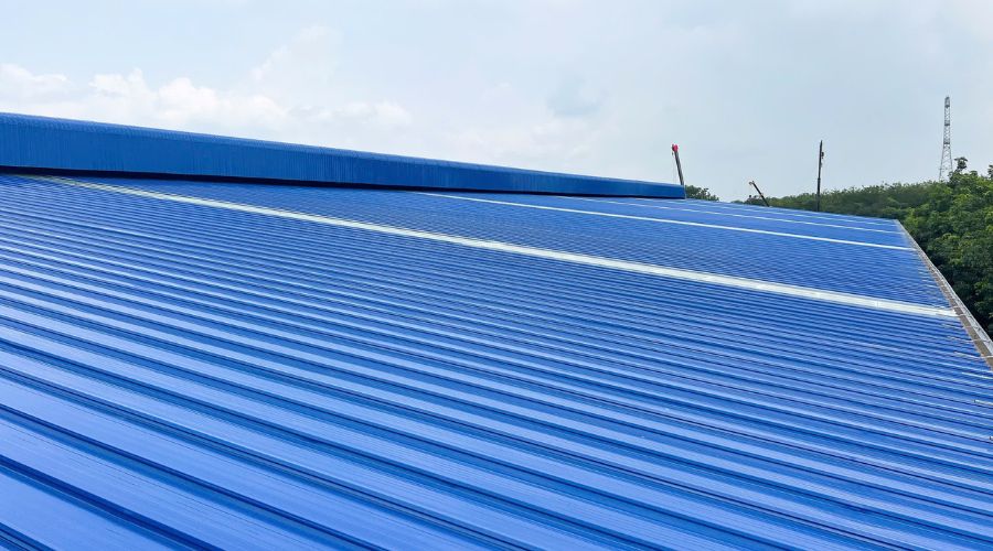 Mái nhà xưởng làm từ tôn Kliplock